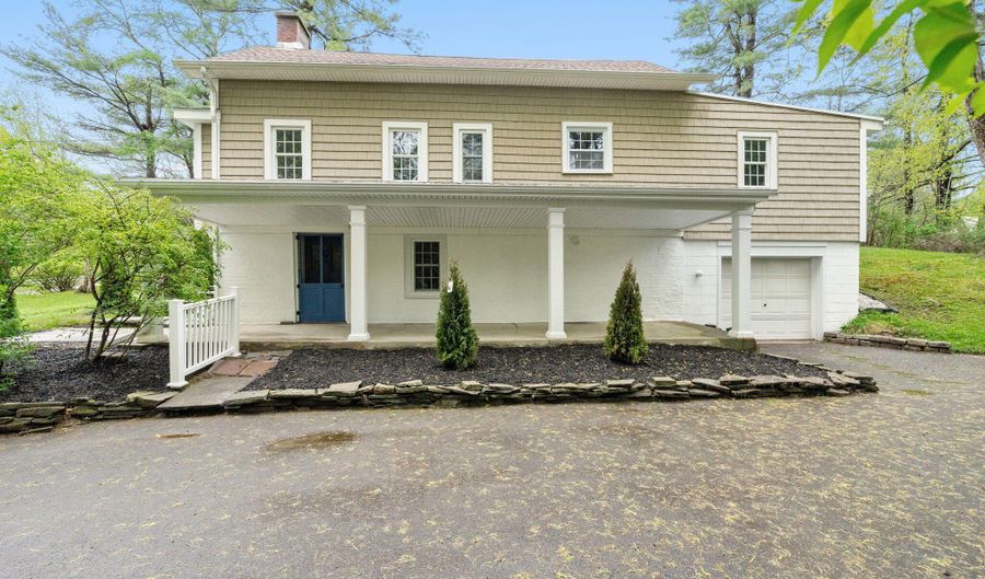 305 McCormack Rd, Albany, NY 12208 - 4 Beds, 1 Bath