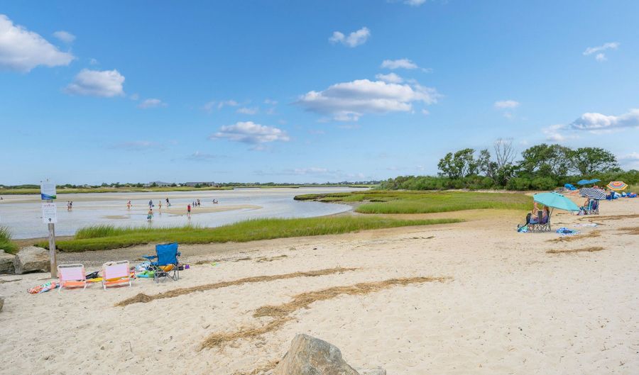 79 Sturgis Ln, Barnstable, MA 02630 - 3 Beds, 3 Bath
