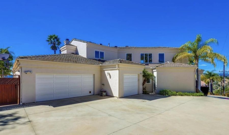2464 Canyon Creek Rd, Escondido, CA 92025 - 6 Beds, 5 Bath