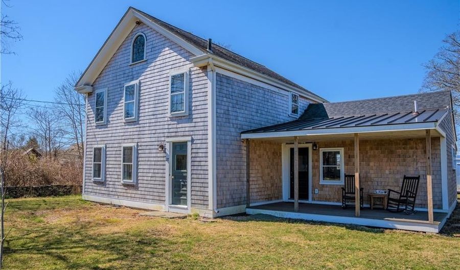 127 Willow Ave, Little Compton, RI 02837 - 2 Beds, 2 Bath