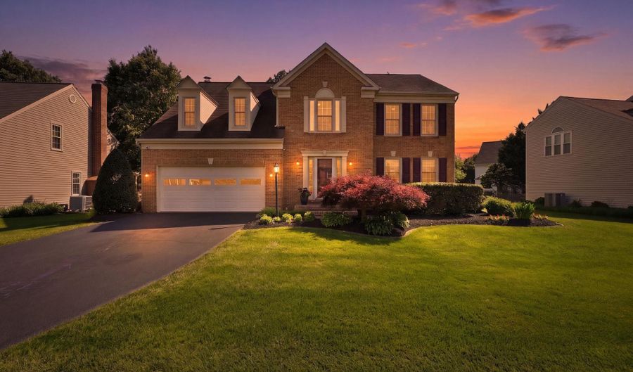 43197 WAYSIDE Cir, Ashburn, VA 20147 - 4 Beds, 4 Bath