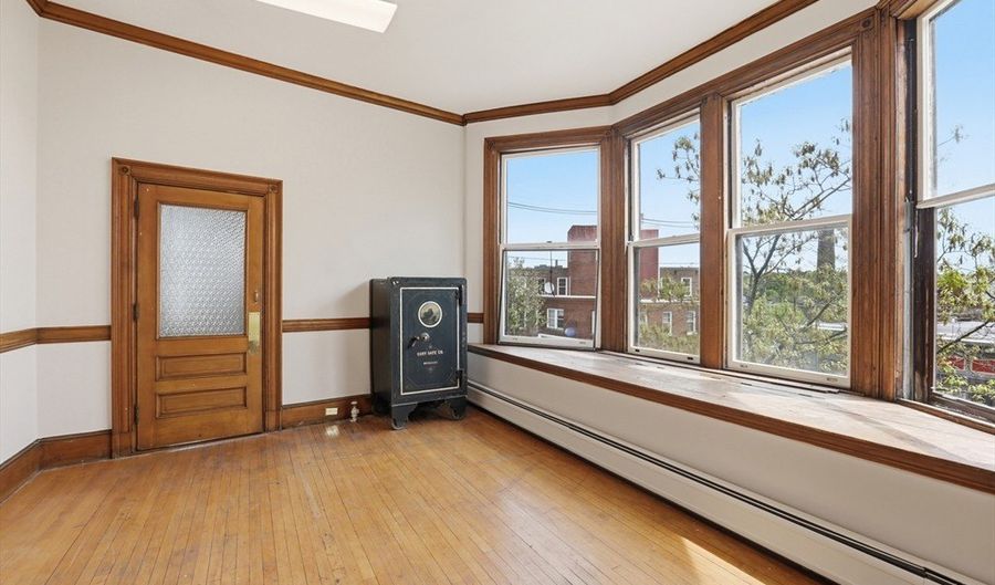 45 Main St 5, Amesbury, MA 01913 - 0 Beds, 0 Bath