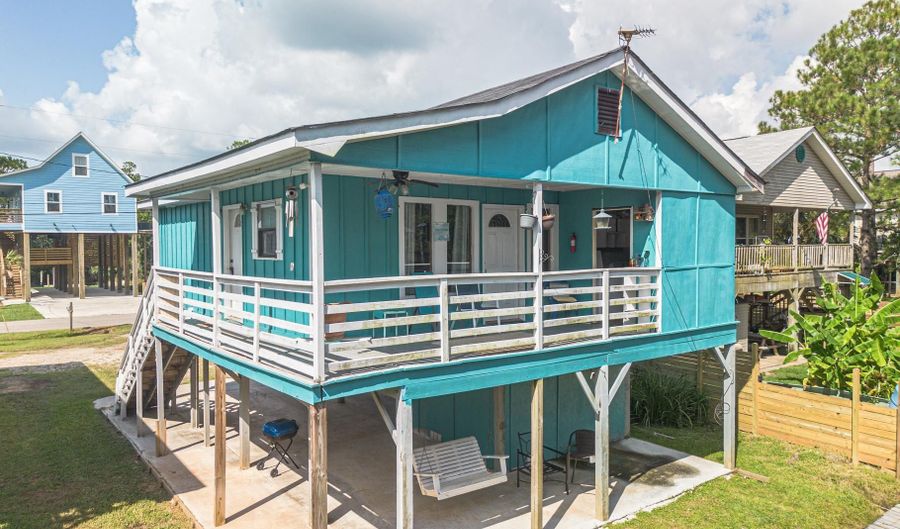 4254 1st Ave, Bay St. Louis, MS 39520 - 2 Beds, 2 Bath