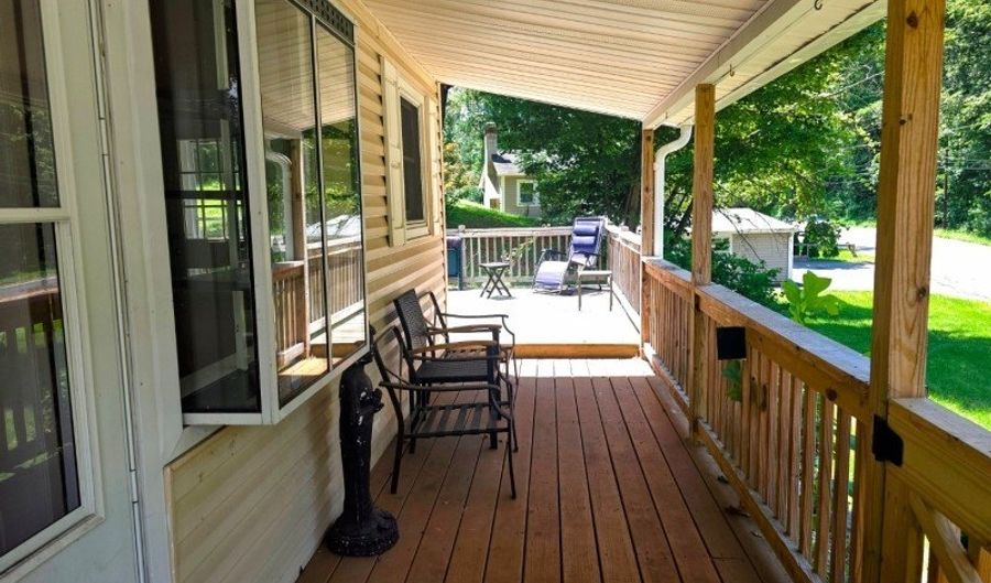 17 Youngs Rd, Andover, NJ 07860 - 2 Beds, 2 Bath