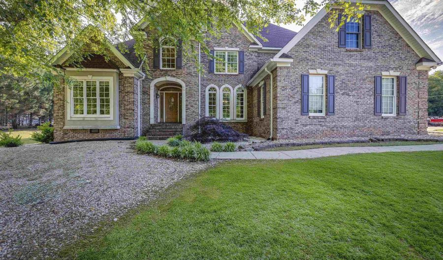 975 AVALON Ln, Anniston, AL 36207 - 5 Beds, 4 Bath