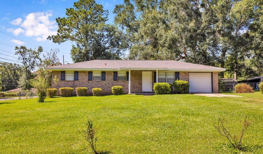 14137 Dundeewood Rd, Biloxi, MS 39532 - 2 Beds, 2 Bath