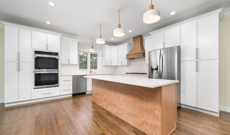 12 Verville Rd, Avon, CT 06001 - 4 Beds, 4 Bath