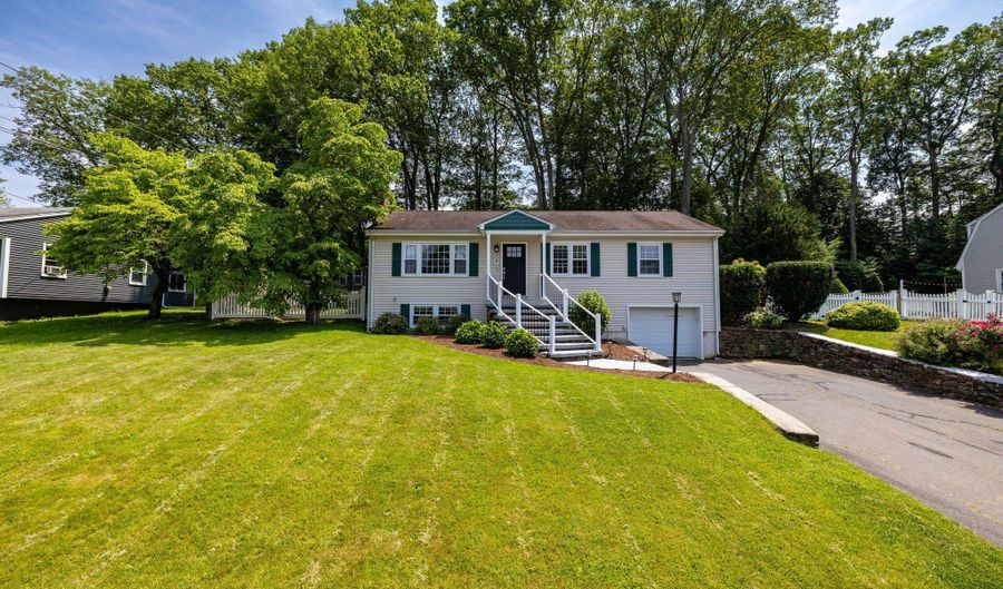 50 Dogwood Ln, Bristol, CT 06010 - 3 Beds, 3 Bath