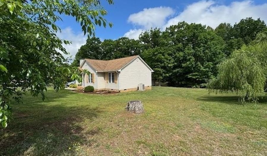 4375 Pumping Station Rd, Appomattox, VA 24522 - 3 Beds, 2 Bath