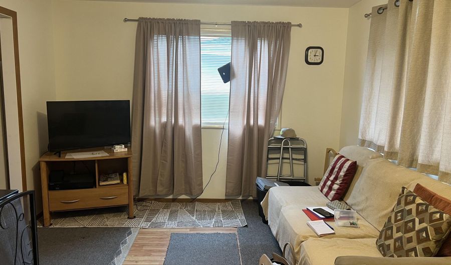 401 N Klevin St, Anchorage, AK 99508 - 2 Beds, 1 Bath