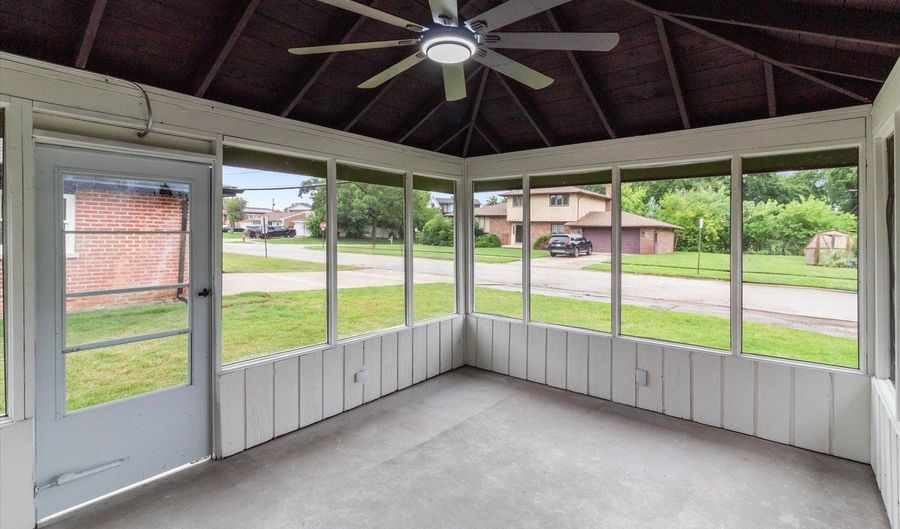 11601 S Keeler Ave, Alsip, IL 60803 - 3 Beds, 2 Bath