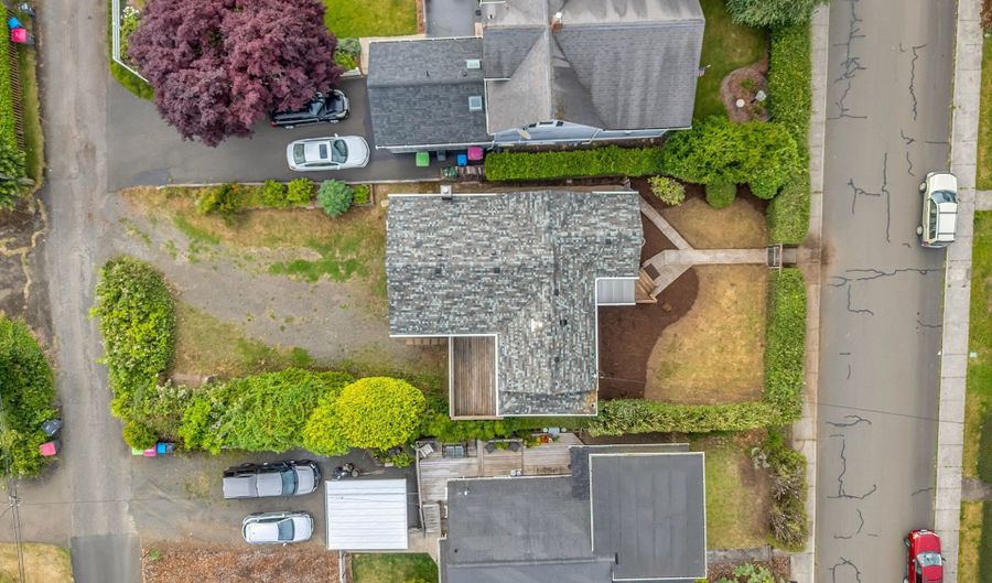 758 FLORENCE Ave, Astoria, OR 97103 - 2 Beds, 2 Bath