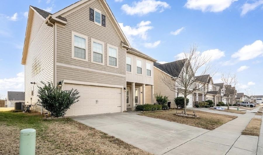 653 Highgarden Ln, Boiling Springs, SC 29316 - 3 Beds, 3 Bath