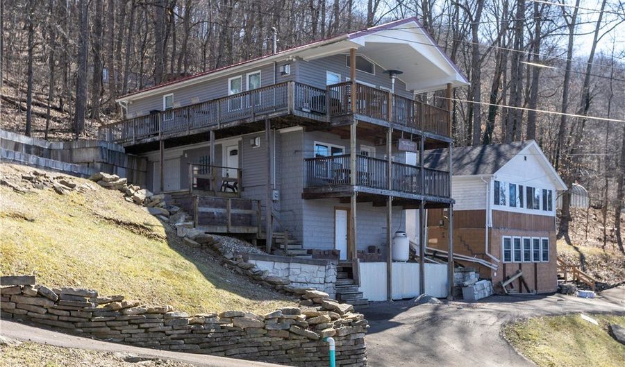 491 Lake Side Rd, Addison, PA 15411 - 3 Beds, 3 Bath