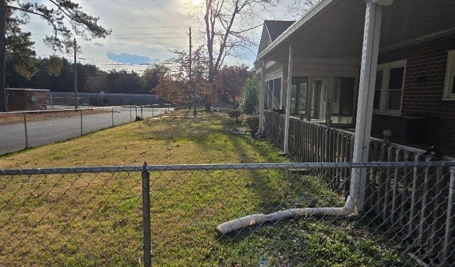 1212 Washington St, Alexander City, AL 35010 - 3 Beds, 2 Bath