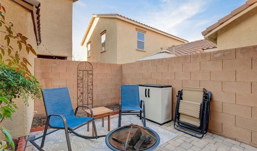1045 Spotted Saddle St, Henderson, NV 89015 - 3 Beds, 3 Bath