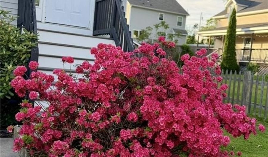 19 Marques St, Cumberland, RI 02864 - 3 Beds, 2 Bath