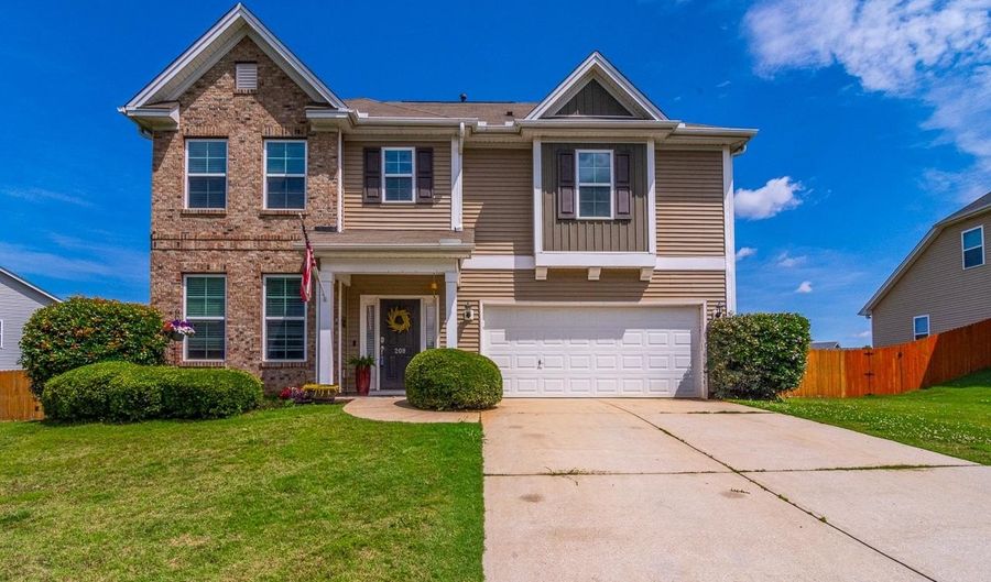 208 Castleton Cir, Boiling Springs, SC 29316 - 3 Beds, 3 Bath