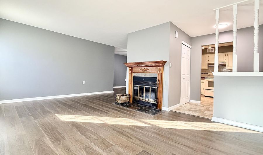 304 Wellington Pl, Aberdeen, NJ 07747 - 2 Beds, 1 Bath