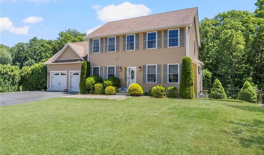78 Ginger Trl, Coventry, RI 02816 - 3 Beds, 3 Bath