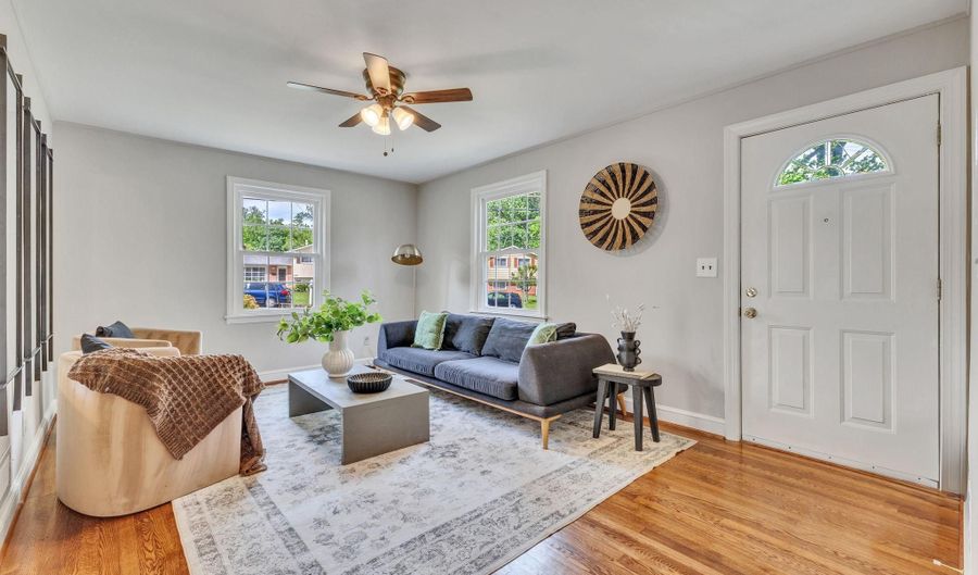 7540 PARK Ln, Annandale, VA 22003 - 4 Beds, 1 Bath