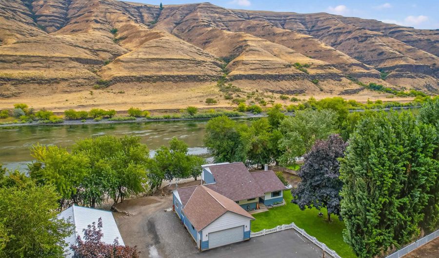 13353 Snake River Rd, Asotin, WA 99402 - 4 Beds, 3 Bath