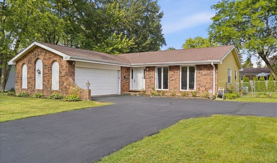 554 Longview Dr, Antioch, IL 60002 - 3 Beds, 2 Bath