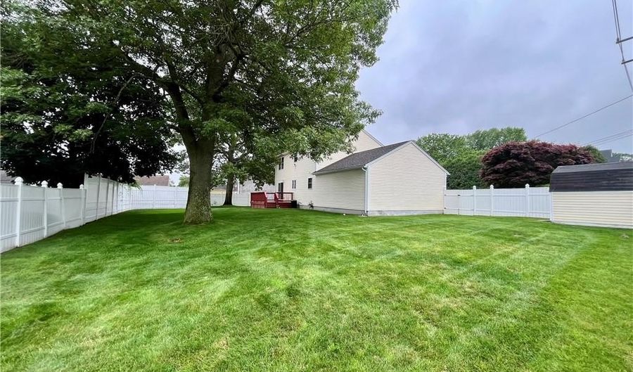2 Hayes St, Johnston, RI 02919 - 3 Beds, 3 Bath