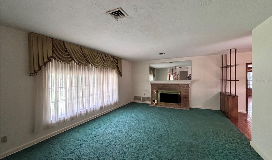 4143 EDGEWATER Dr, Orlando, FL 32804 - 2 Beds, 2 Bath