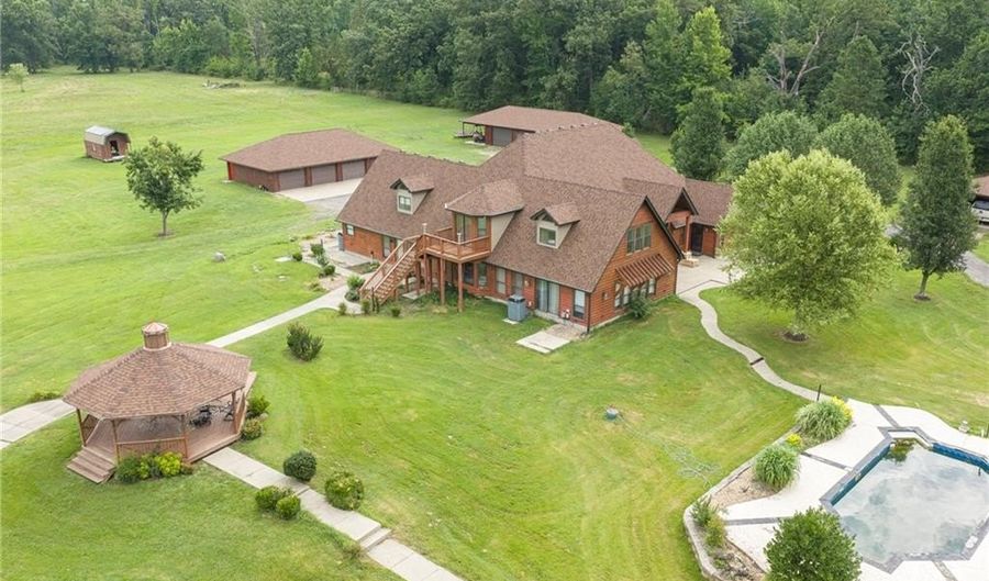 1323 Hilltop Dr, Alma, AR 72921 - 5 Beds, 5 Bath