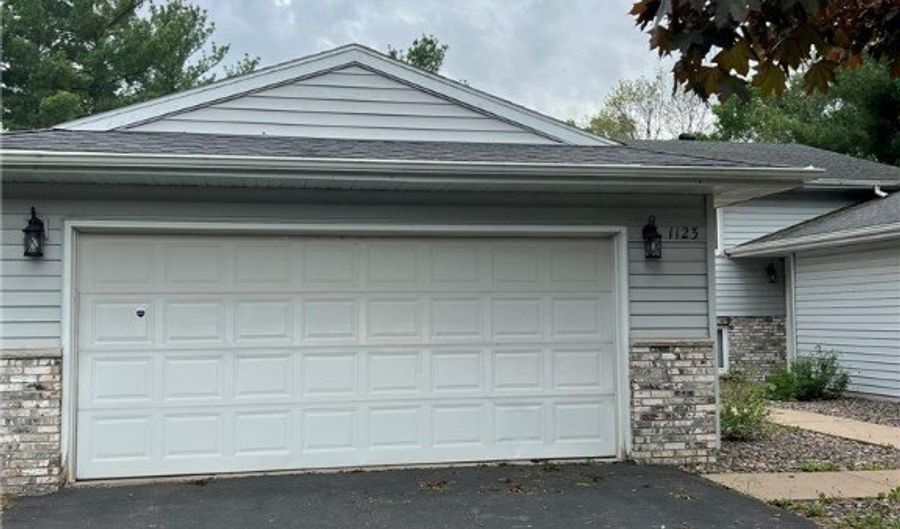 1123 Glades Dr, Altoona, WI 54720 - 3 Beds, 2 Bath
