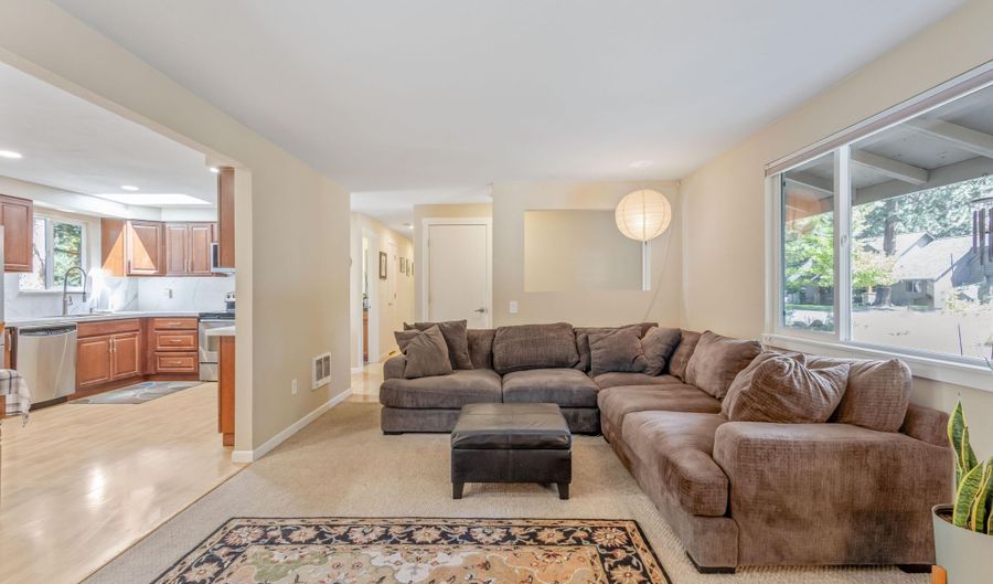60939 Amethyst St, Bend, OR 97702 - 3 Beds, 2 Bath