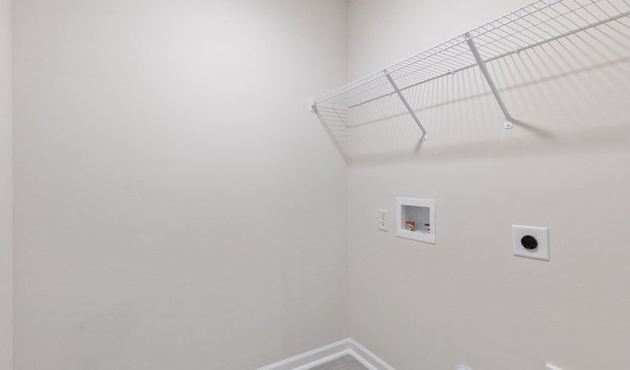 1040 Misty Creek Dr, Aberdeen, NC 28315 - 3 Beds, 3 Bath