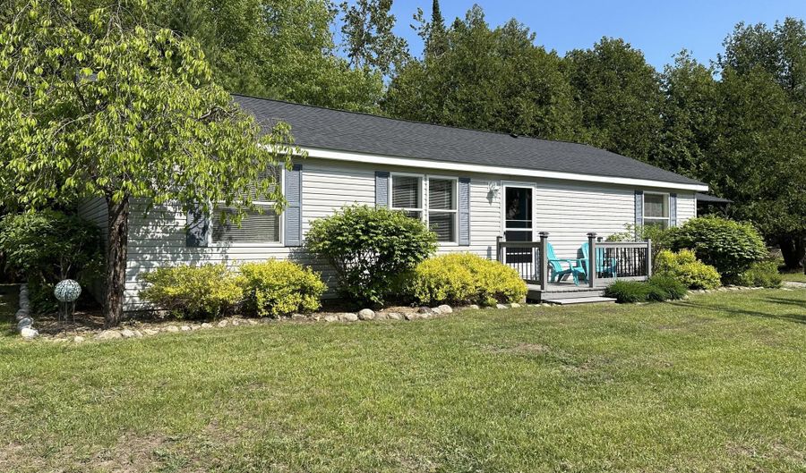 7763 Lagoon Dr, Alanson, MI 49706 - 3 Beds, 2 Bath