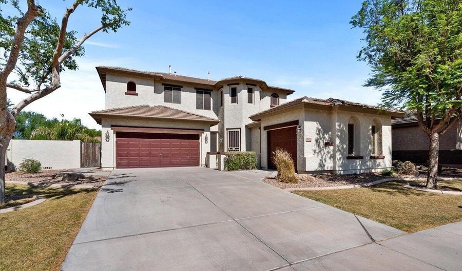 4173 S WAYNE Pl, Chandler, AZ 85249 - 3 Beds, 2 Bath