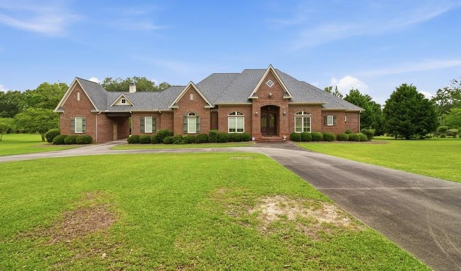 208 Thornberry, Ashford, AL 36312 - 4 Beds, 6 Bath