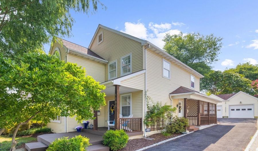 1105 BOUCHER Ave, Annapolis, MD 21403 - 3 Beds, 3 Bath