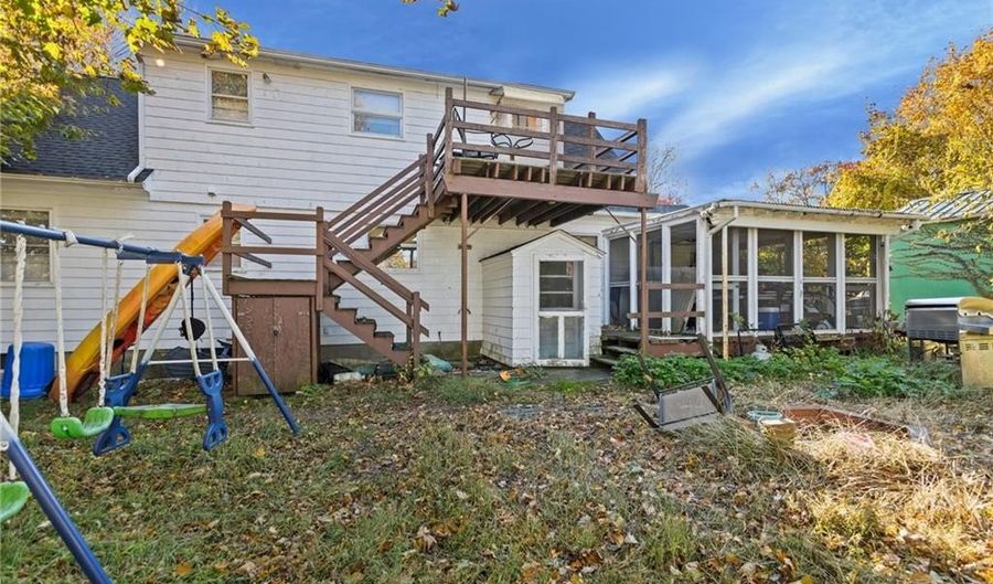 121 Heather St, Cranston, RI 02920 - 3 Beds, 2 Bath