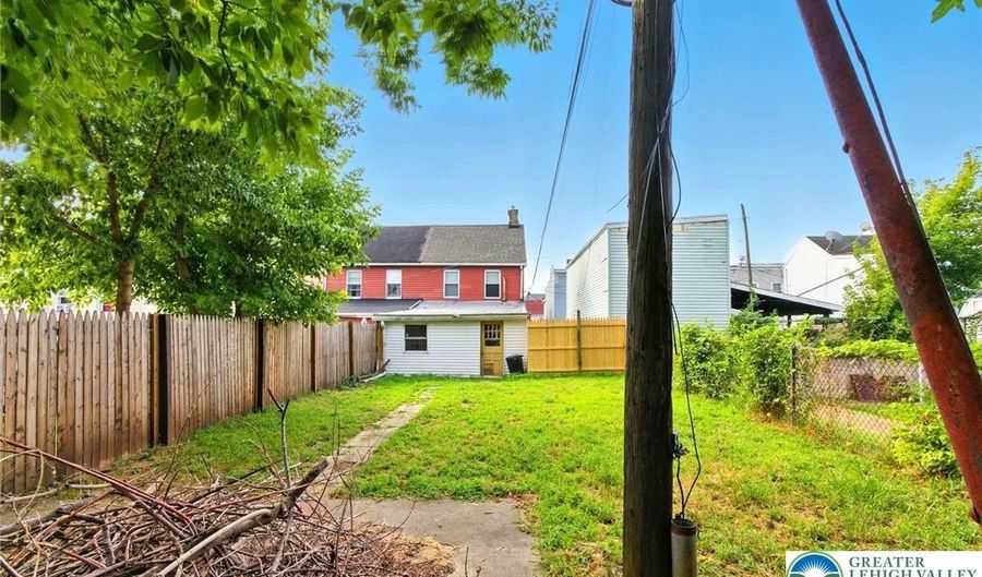 139 W Sycamore St, Allentown, PA 18102 - 3 Beds, 1 Bath