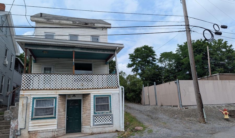 1908 Pine Ave, Altoona, PA 16601 - 3 Beds, 2 Bath