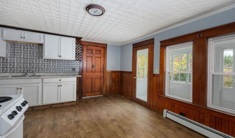 20 Liberty Hill Rd, Bedford, NH 03110 - 3 Beds, 1 Bath