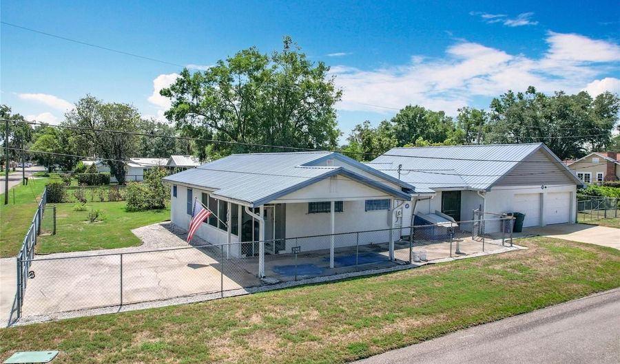 1405 CLINTON St, Bartow, FL 33830 - 4 Beds, 3 Bath