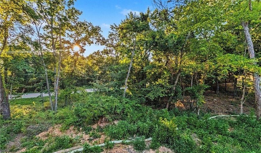 4 Constance Cir, Bella Vista, AR 72714 - 4 Beds, 3 Bath