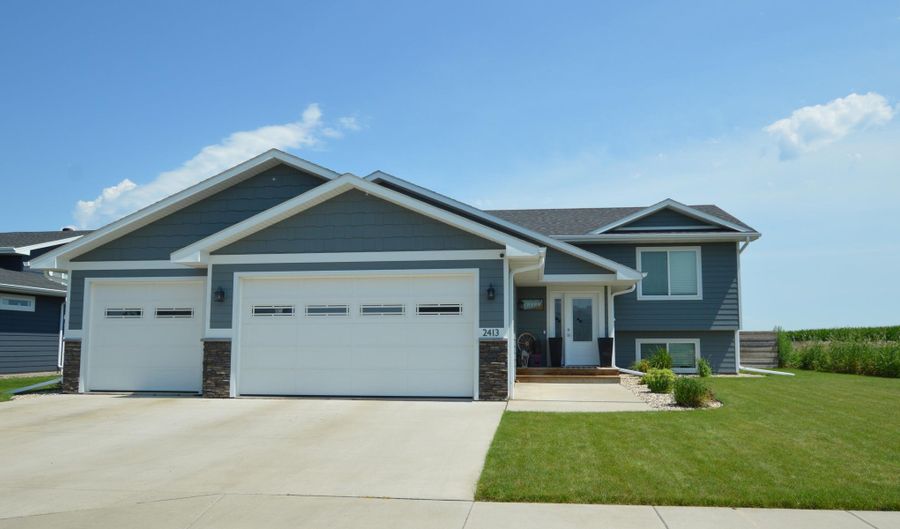 2413 S Lawson St, Aberdeen, SD 57401 - 4 Beds, 3 Bath
