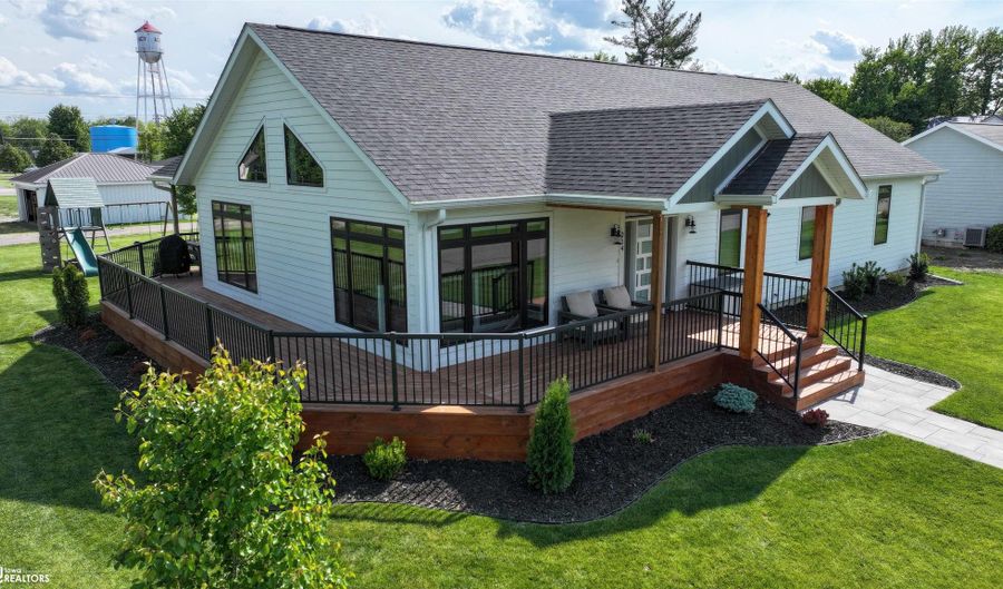 214 E Wapello St, Agency, IA 52530 - 5 Beds, 4 Bath