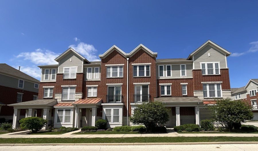 203 W Hyde St, Arlington Heights, IL 60005 - 2 Beds, 4 Bath