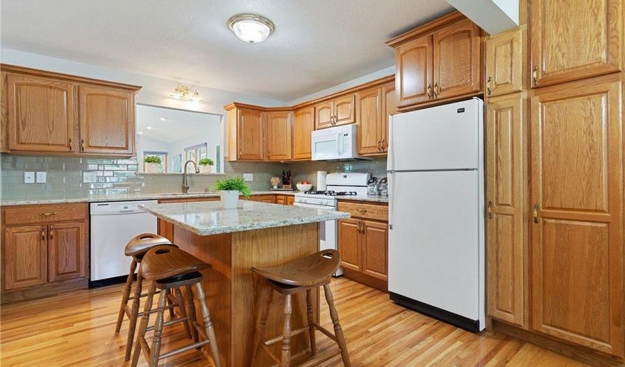 1016 Adams St, Anoka, MN 55303 - 4 Beds, 3 Bath