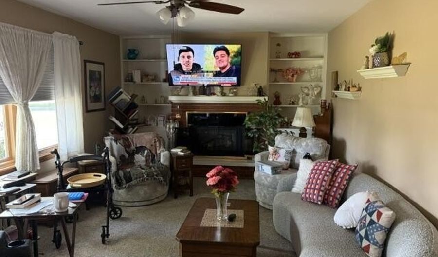 315 S Park Dr, Ada, OH 45810 - 2 Beds, 2 Bath