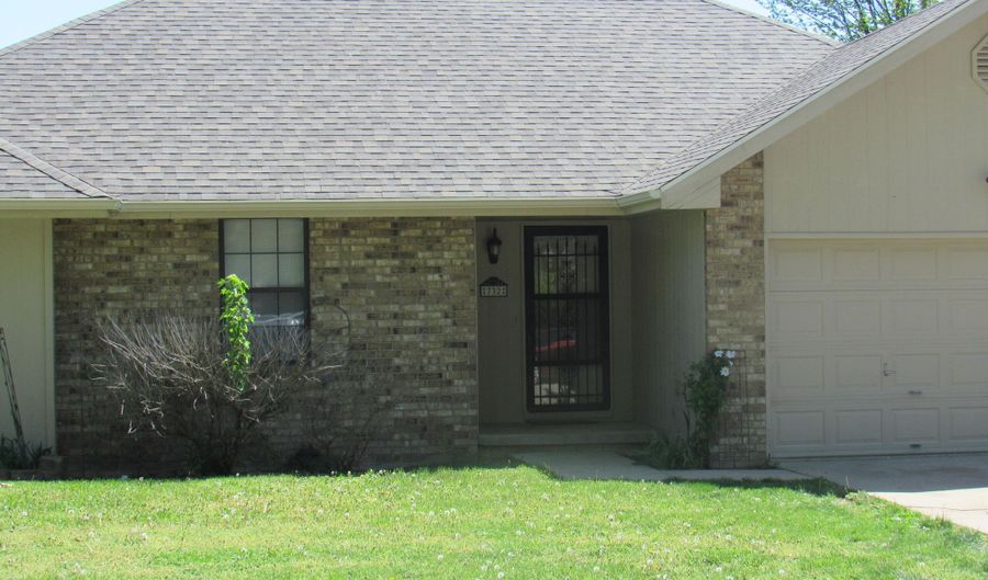 732 W Downing St, Springfield, MO 65807 - 3 Beds, 2 Bath