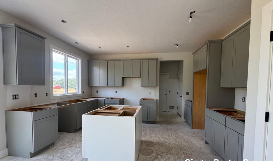 11516 Shoreline Dr 104, Allendale, MI 49401 - 4 Beds, 3 Bath